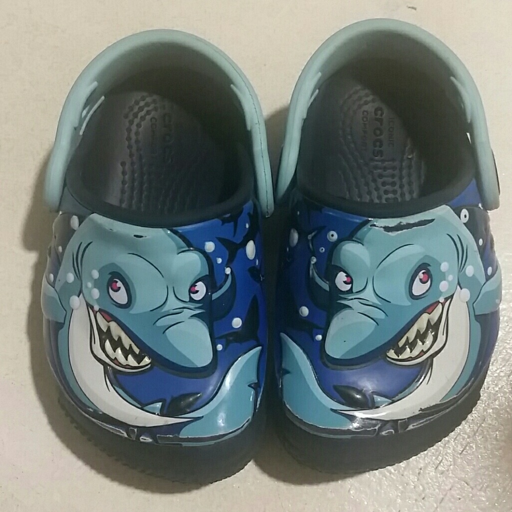 Toddler shark crocs in navy blue